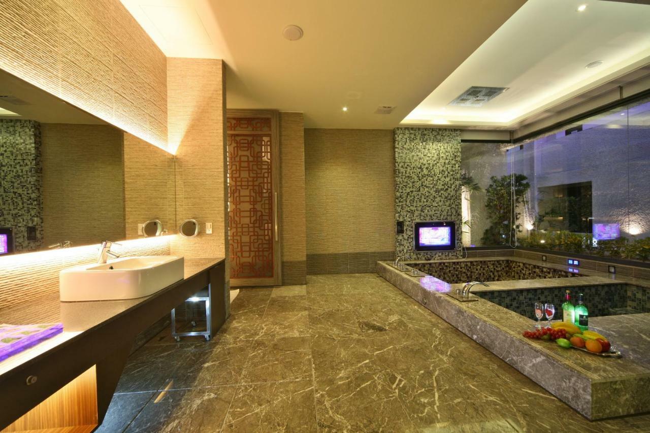 Doule Motel Тайджун Екстериор снимка